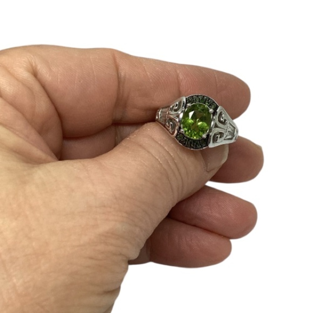 Sterling silver green gemstone ring - Picture 2 of 6
